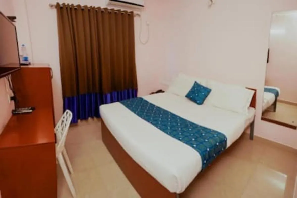 Hotel Sulthan Deluxe Room Gv07312 Kochi